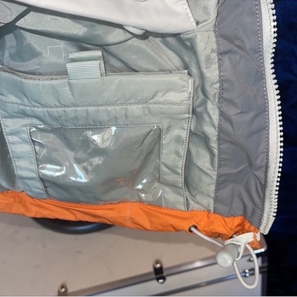 Foursquare mens snowboarding windbreaker jacket grey ish and orange in color - Picture 9 of 11